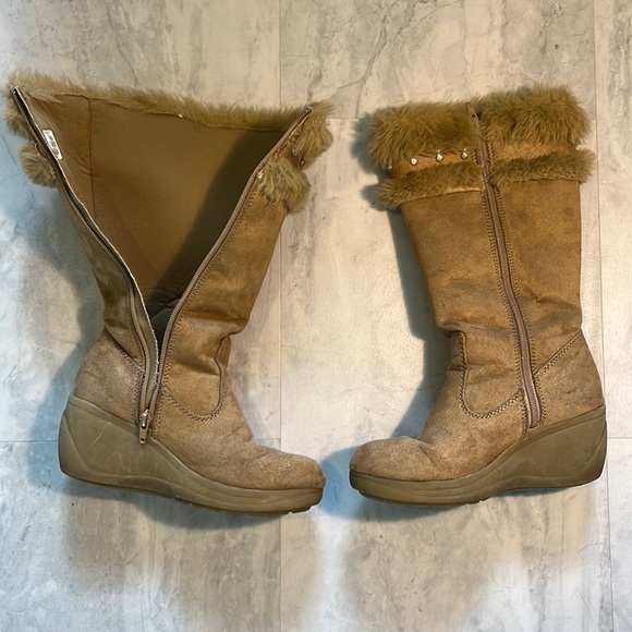 Native American inspired 14โH Suede look fur & rhinestone trim Boots Size 6.5 - Picture 2 of 7